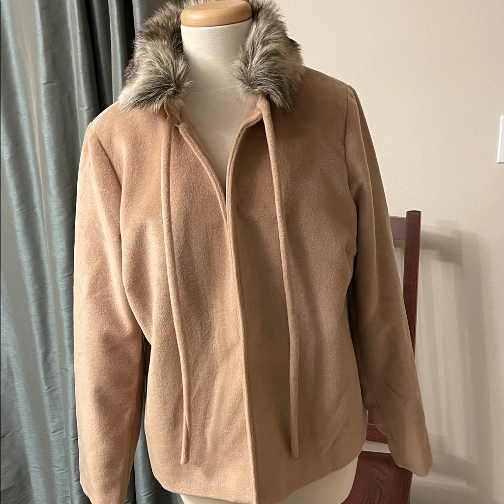 New Women's Tan Jacket With Faux Fur Collar